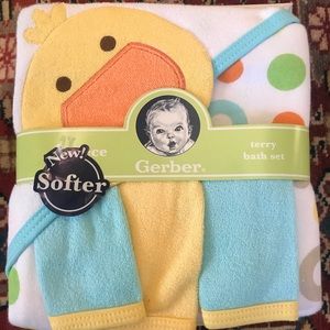 Hooded towel and 3 wash cloths